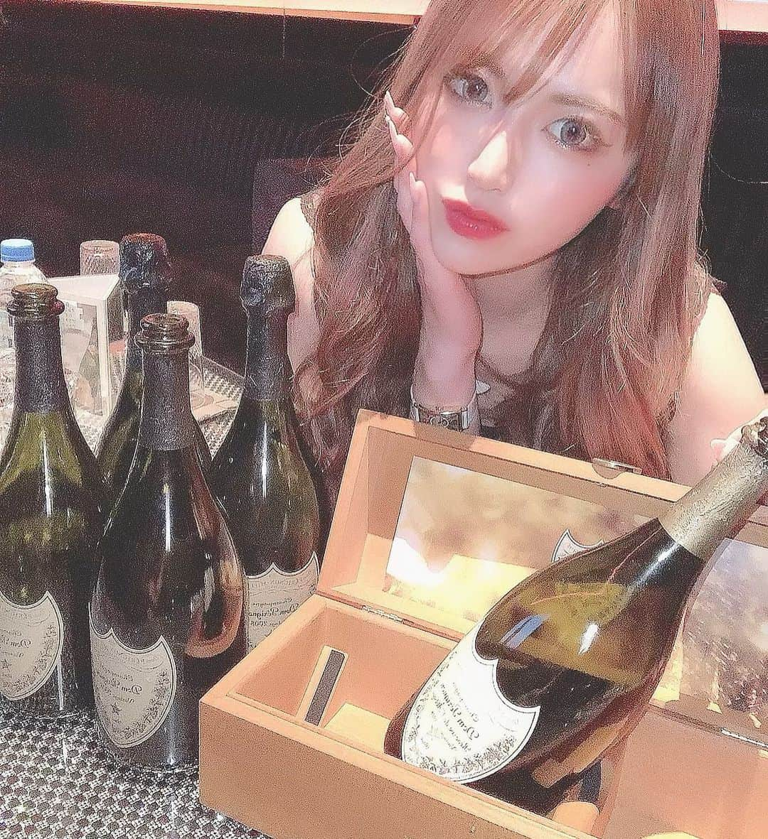 MAKIさんのインスタグラム写真 - (MAKIInstagram)「. 私が1番好きなラベイ🥺💛🧡 ありがとう🥳💕 酔うと目座る🧎‍♀️💭  #六本木 #六本木妃翠 #妃翠 #キャバ嬢 #キャバクラ #ラウンジ #クラブ #ニュークラブ #銀座 #新宿 #歌舞伎町 #祇園 #北新地 #ミナミ #錦 #すすきの #ドンペリ #ドンペリゴールド #🍾 #❤️」10月25日 11時22分 - maki19970523