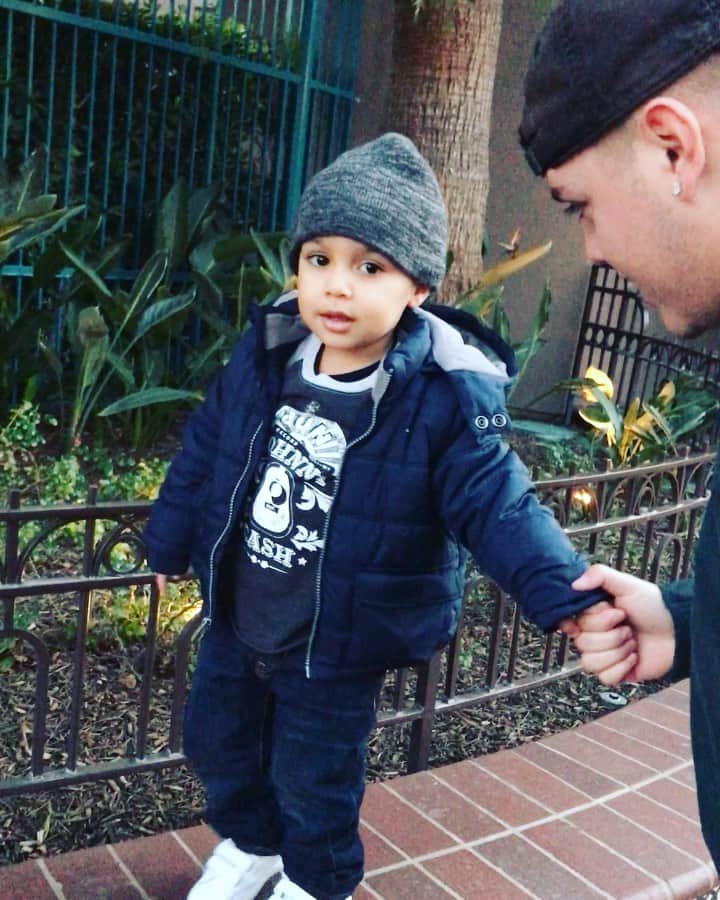 レイ・ミステリオ・ジュニアのインスタグラム：「My lil Nef @dylan.ruiz619 dreams of being a #Youtuber so we trying to get him some followers on his IG to start off!  Here he is back in 17 hitting @dominik_35 with an #Undertaker  If you want & can would love it if you give him a follow🙏🏼💙🙏🏼🇲🇽」
