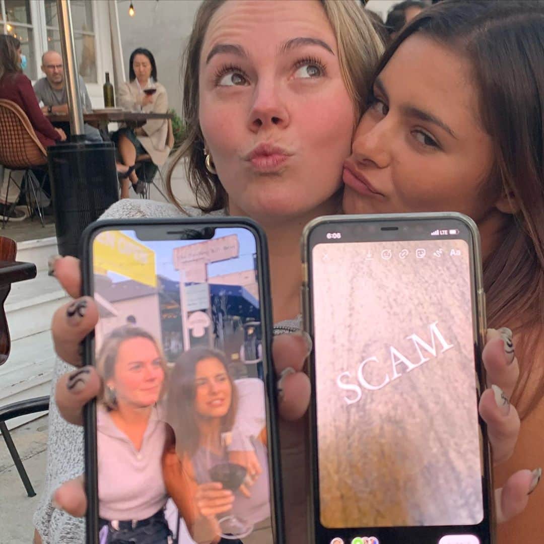 のインスタグラム：「@becwilcock catch us at the open bar at your @wedding」