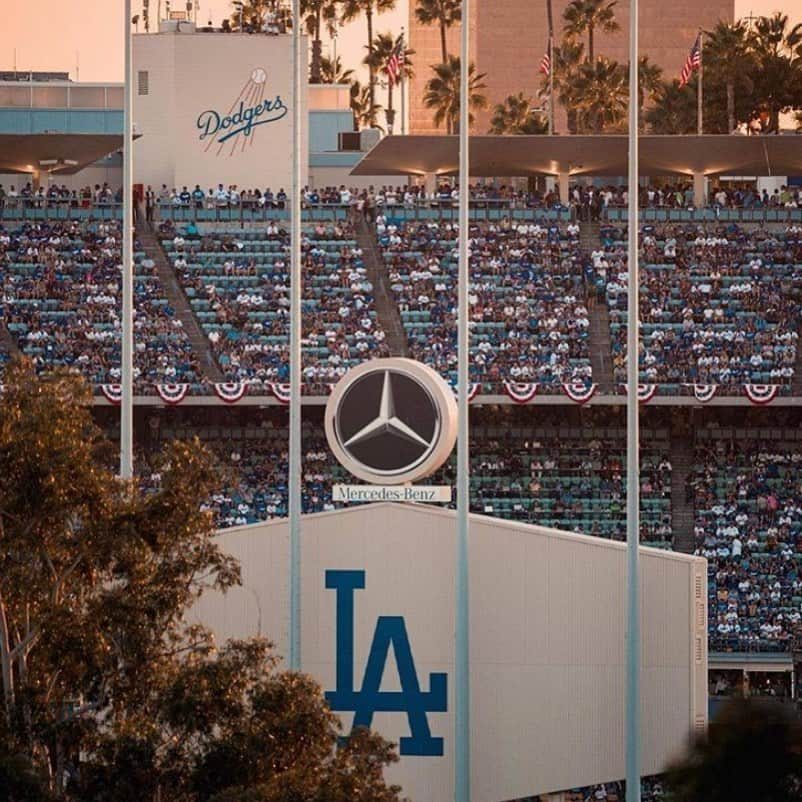 LAギアさんのインスタグラム写真 - (LAギアInstagram)「Game 4 - GO DODGERS! ⚾️ #dodgers #mlb #worldseries #game4 #dodgersfans #hometeam」10月25日 10時07分 - lagear