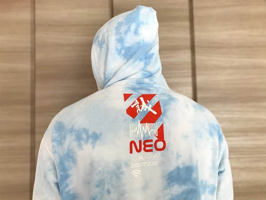 小柳心のインスタグラム：「《誠》 再開に向けて思いが爆発でございます。  NEOパーカー”MAKOTO" 有くん！ありがとう〜！  #neo81project @neo_81_official @imariyu_official」