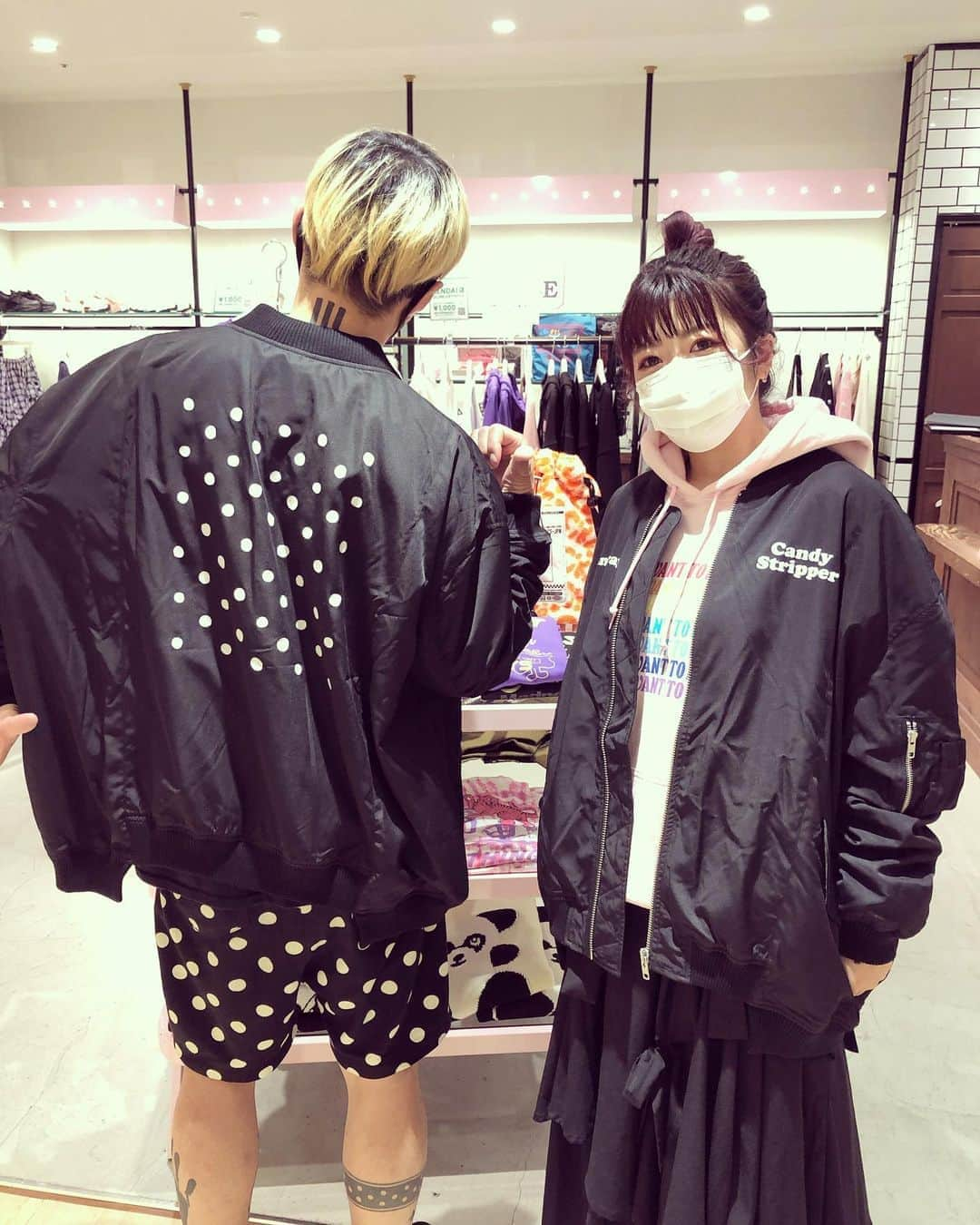 橋本塁さんのインスタグラム写真 - (橋本塁Instagram)「【Candy Stripper仙台！】 仙台PARCO6階にある今回コラボさせて頂いたキャンスパにお邪魔！コラボMA-1同様にキャンディーのアイテムはめちゃくちゃ可愛いので是非チェックをば！ #candystripper #キャンスパ #stingray #sendai」10月25日 10時39分 - ruihashimoto