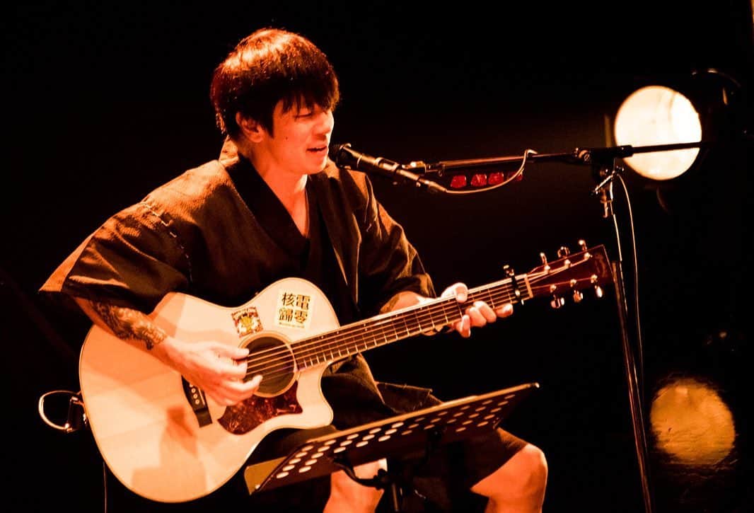 MONOEYESのインスタグラム：「2020.10.24 MONOEYES Semi Acoustic Live Tour 2020 Zepp Osaka Bayside Day1 Photo by Maki Ishii monoeyes」