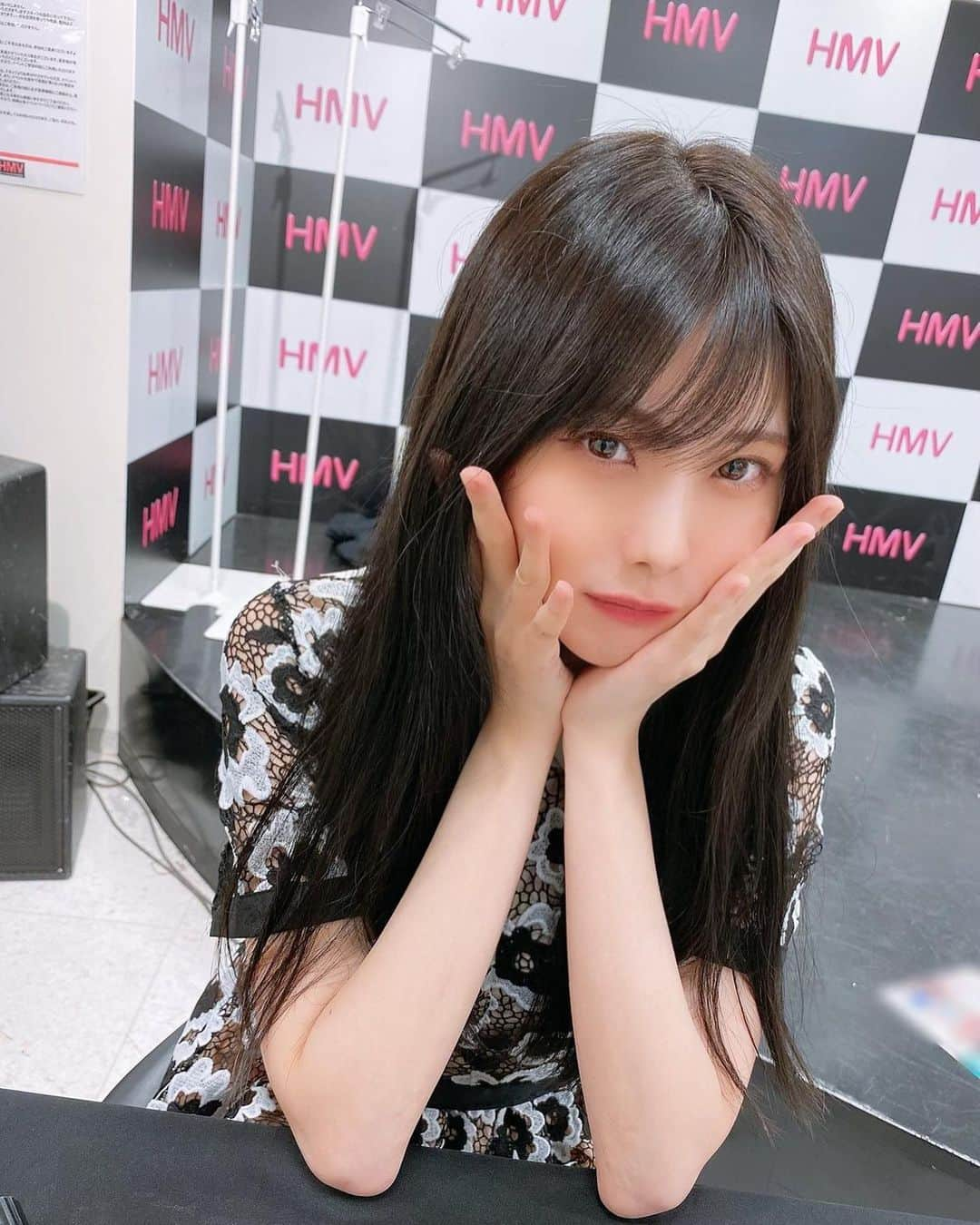 谷真理佳のインスタグラム：「本日DVDお渡し会最終日﻿ HMVBOOKS SHIBUYAにて🗼﻿ 14時からイベントです😆 当日購入可能なので✨﻿ お待ちしております♡﻿ ﻿ そして先日﻿✨ 髪の毛綺麗にして頂いたよ☺️﻿ #maisonbylittle ﻿ @little__rinne﻿  @little_anemone_salon ﻿ いつもありがとうございます💇‍♀️」