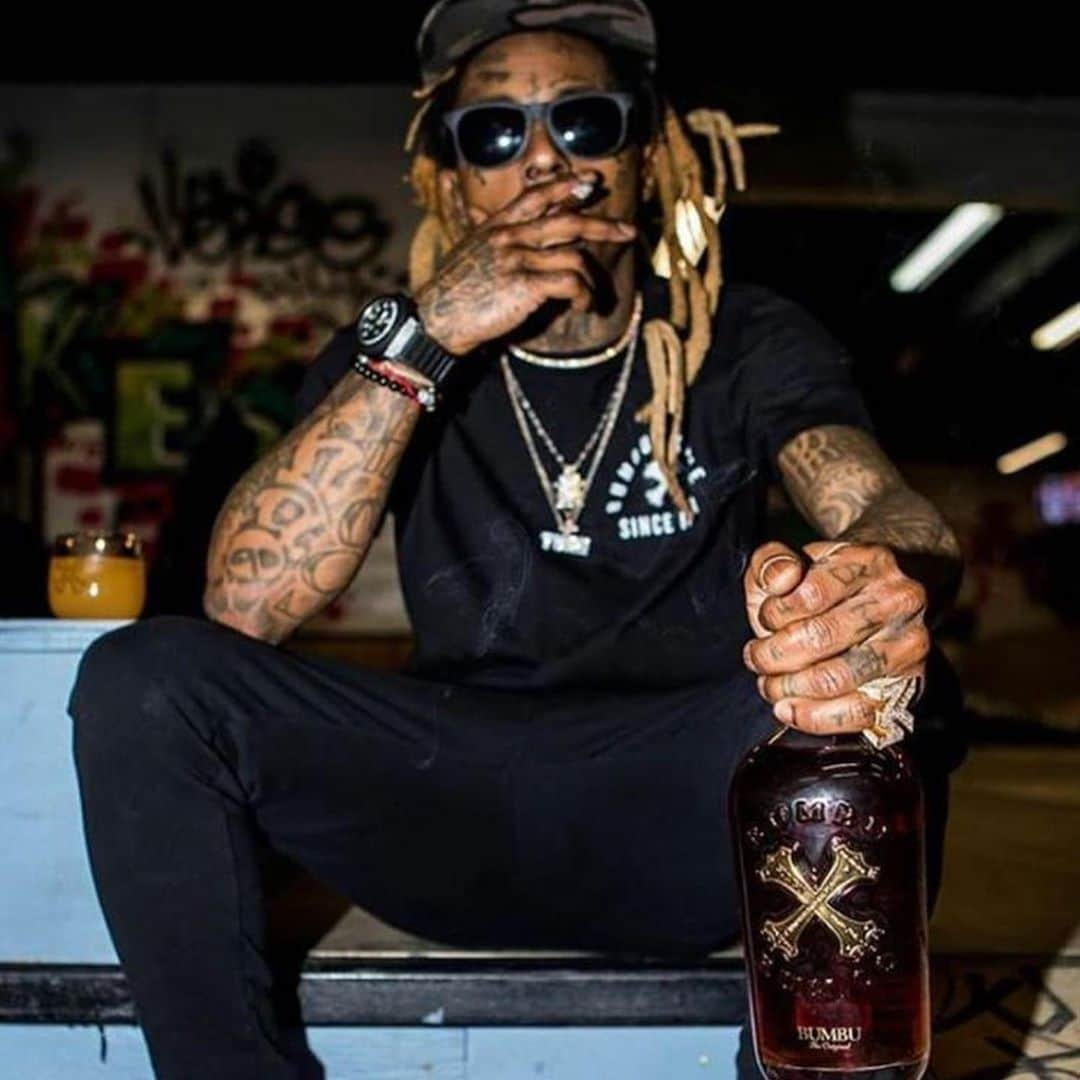 リック・ロスさんのインスタグラム写真 - (リック・ロスInstagram)「Let’s Party! Share each other Pics. Join the Sovereign Brands family @brettberishceo along with @liltunechi @wizkhalifa @djkhaled  Just Follow Post and Tag..  @officialbelaire • @originalbumbu • @mcqueenvioletfog   Let’s capture these moments.📸 Stay tuned for all the cool stuff we have coming up.」10月25日 11時12分 - richforever