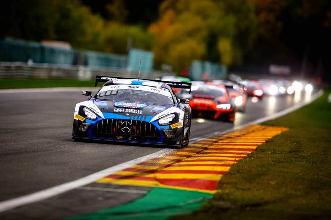 Mercedes AMGさんのインスタグラム写真 - (Mercedes AMGInstagram)「The @total24hoursofspa at the legendary @circuit_spa_francorchamps is underway. Impressions from the first exciting race hours. 📸  @akkaaspteam @hauptracingteam @htpmotorsport / @winwardracing @jpmotorsportofficial @Madpanda_Motorsport @ramracingcom @SPS_performance #AMGGT3 #MercedesAMG #24hAMG #Spa24H #GTWorldChEu #IntGTC #10YearsAMGCustomerRacing」10月25日 2時21分 - mercedesamg