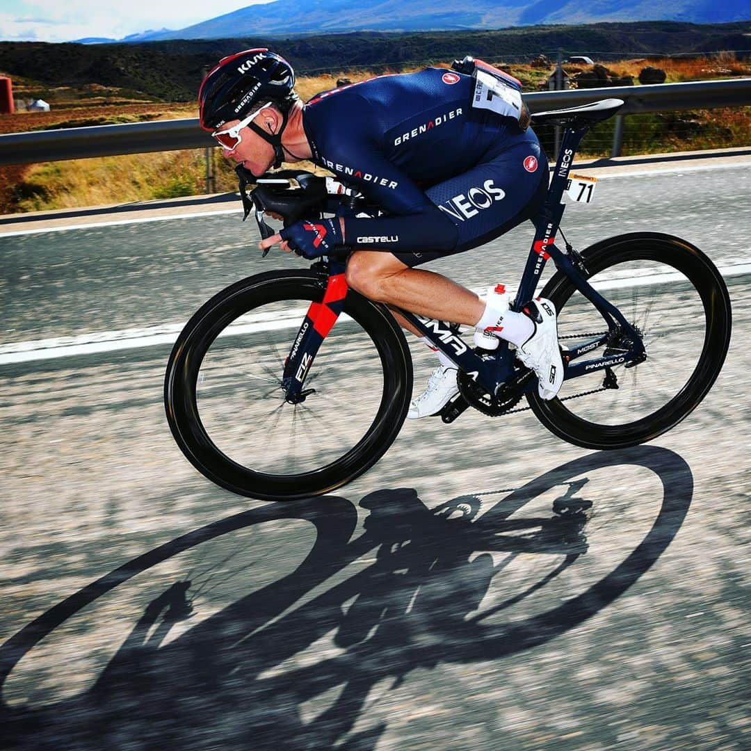 クリス・フルームのインスタグラム：「Aero 🚅 #lavuelta20  📸 @gettyimages」