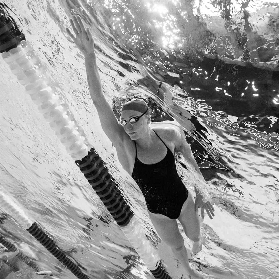 サラ・ショーストレムさんのインスタグラム写真 - (サラ・ショーストレムInstagram)「Lovely underwater shot by @mike2swim 😎🦈 #day13 #ISL2020 #ISwimLeagueS02 #ISwimLeague #Aquapower #Budapest2020」10月25日 2時24分 - sarahsjostrom
