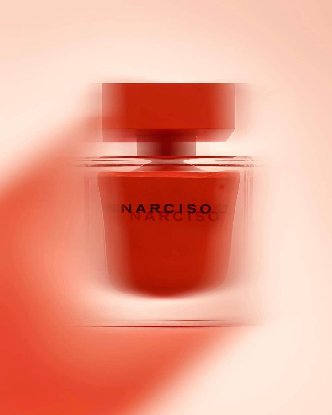 ナルシソロドリゲスさんのインスタグラム写真 - (ナルシソロドリゲスInstagram)「NARCISO eau de parfum ambrée... Which NARCISO are you? #NARCISO #narcisoambree #myambree #narcisorodriguezparfums #parfum #fragrance」10月25日 2時43分 - narciso_rodriguez