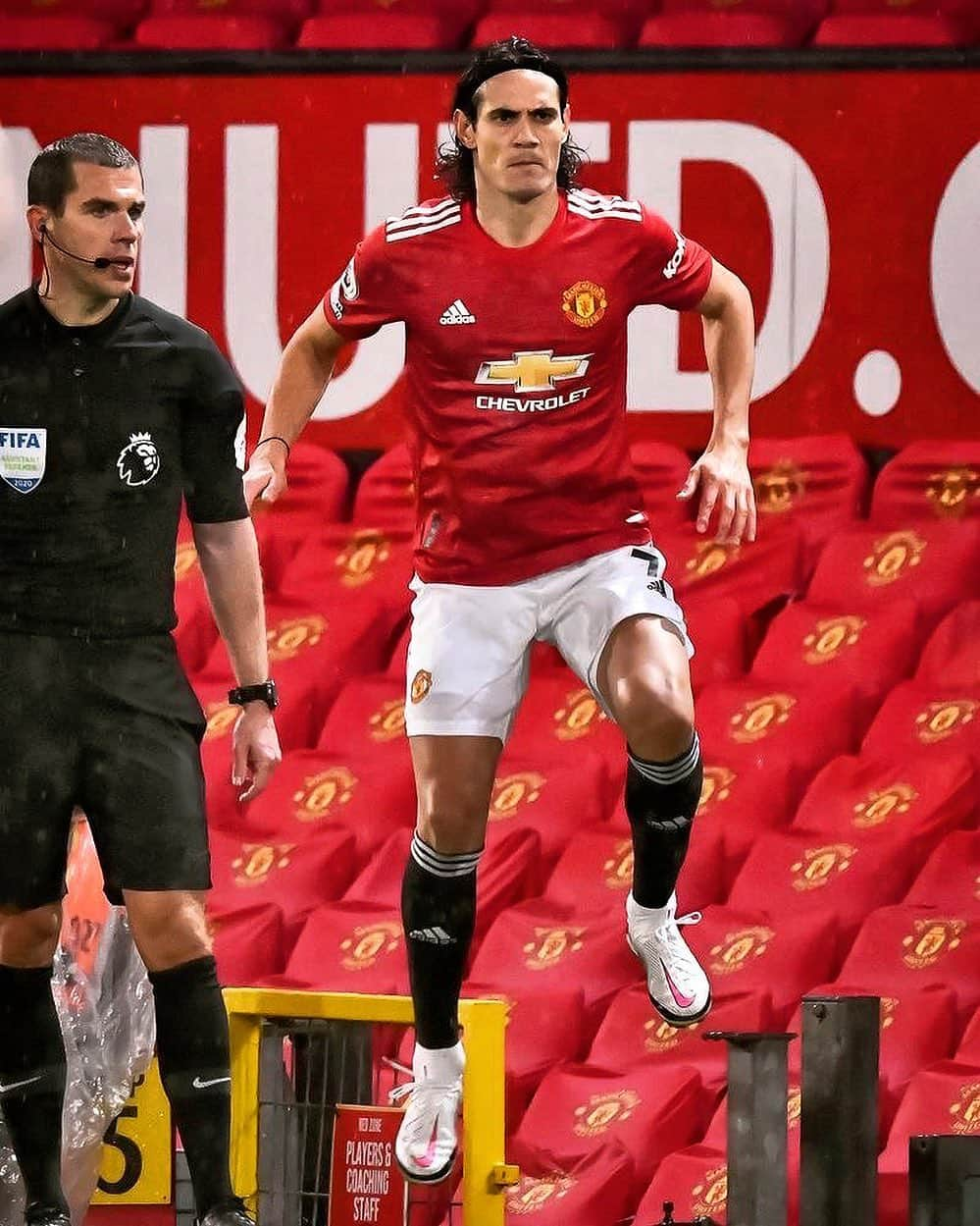 マンチェスター・ユナイテッドさんのインスタグラム写真 - (マンチェスター・ユナイテッドInstagram)「Here we go 👀 #MUFC #Cavani #PremierLeague」10月25日 2時51分 - manchesterunited