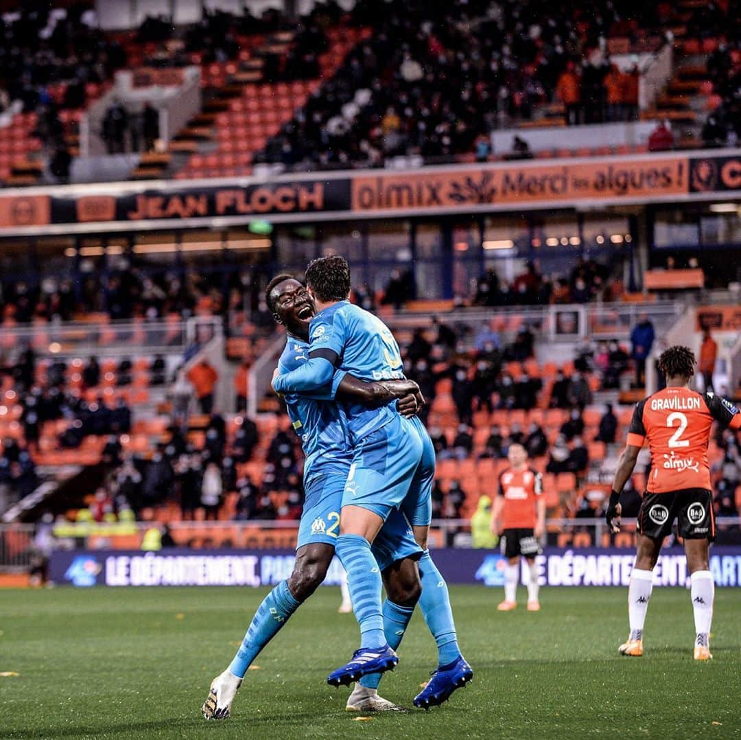 リーグ・アンさんのインスタグラム写真 - (リーグ・アンInstagram)「Toujours aussi costaud à l'extérieur, l'@olympiquedemarseille enchaîne une deuxième victoire consécutive en championnat (0-1 à Lorient) ⚪️🔵  Strong as ever on the road, #OM record a second consecutive win in the league!  #ligue1ubereats #Lorient #Marseille #olympiquedemarseille」10月25日 3時16分 - ligue1ubereats