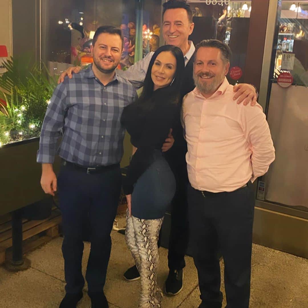 Kendra Lustさんのインスタグラム写真 - (Kendra LustInstagram)「Thank you @lacollinarochester for helping us celebrate my guys great night 🥳🥳 #birthdayparty great food & great service. Thank you @topnotchpartybus for always the best service and keeping me safe with the best drivers and rides. #swipeleft」10月25日 3時31分 - kendralust