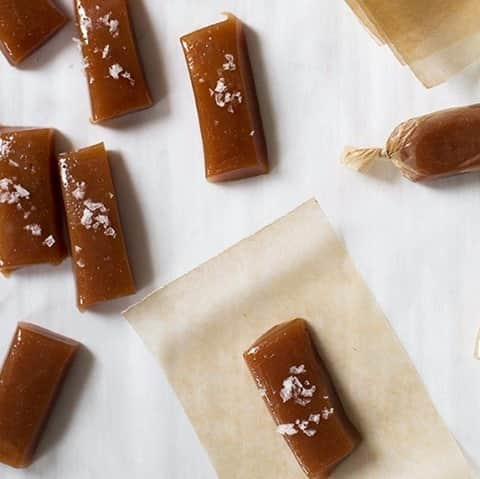 OXOさんのインスタグラム写真 - (OXOInstagram)「We’re all for classic Halloween candy, but there’s something super satisfying to making your own. Grab our recipe for homemade caramels through the link in bio.」10月25日 3時32分 - oxo