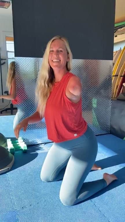 Bethany Hamiltonのインスタグラム：「Hello all! I’ve been excited to share some pregnancy movement inspo with y’all! Hope you enjoy it! Tune in to the OVERCOME gift at the end♥️🤰🏼✨」