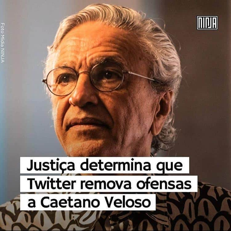 カエターノ・ヴェローゾさんのインスタグラム写真 - (カエターノ・ヴェローゾInstagram)「#repost @midianinja O Twitter tem  até 5 dias para excluir 38 links de postagens com ofensas a Caetano Veloso e Paula Lavigne. Conforme a juíza Virgínia Lúcia Silva as publicações são evidentemente danosas e têm “tom agressivo, deliberado e de violência moral gratuita”. A empresa havia recorrido da decisão quando a primeira liminar foi expedida em janeiro do ano passado. Caso a decisão seja descumprida, o Twitter pode receber uma multa diária no valor de R$ 2 mil. As informações são da CNN Brasil.  #caetano #caetanoveloso #paulalavigne #twitter #violenciagratuita」10月25日 3時47分 - caetanoveloso
