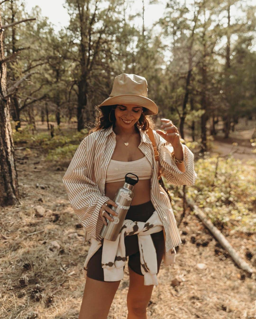 Collage Vintageのインスタグラム：「Exploring Grand Canyon with my @revolve fam! 🥾🍂🏜 #camprevolve」