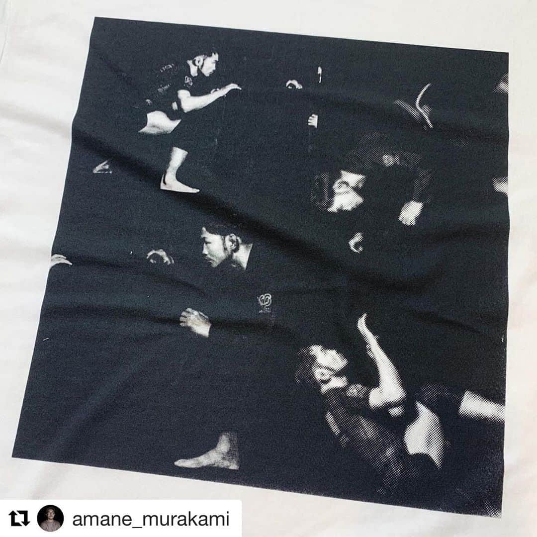 宇野薫のインスタグラム：「インスタライブで着てました、 こちらのロンTも発売中です。  #Repost @amane_murakami with @get_repost ・・・ 綺麗に刷れたからハッピー 無事にIGTVも終了 . .  Caol Uno Jiu-Jitsu Gi Art Exhibition 10月20日(火)～11月3日(火・祝) ＊10/25(日)・11/1(日)は定休日 https://caol-uno-exhibition.stores.jp @caoluno  @brickandmortar_nakameguro」