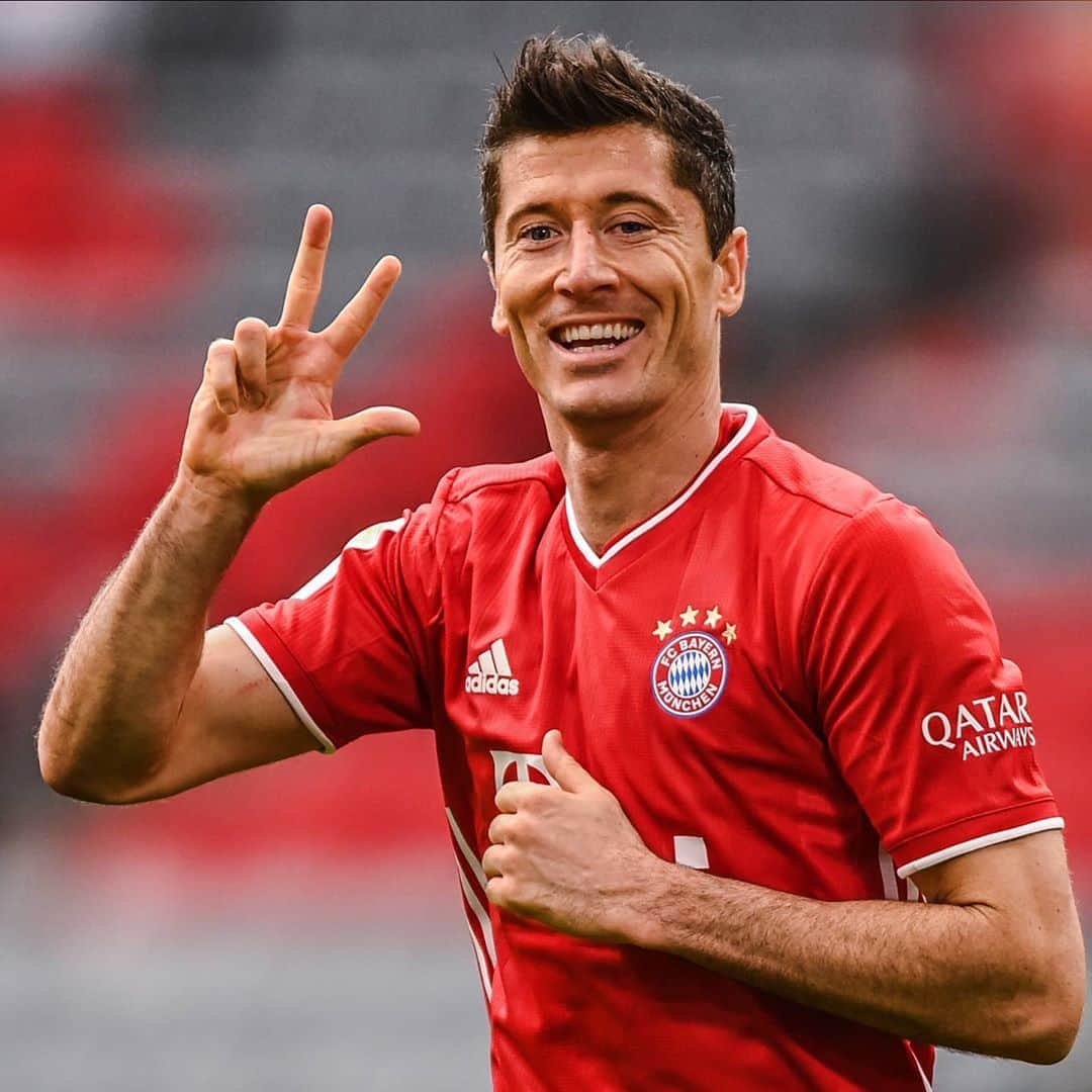 UEFAチャンピオンズリーグさんのインスタグラム写真 - (UEFAチャンピオンズリーグInstagram)「☝️✌️A perfect hat-trick 👊 @fcbayern have 22 league goals already... This guy has 10 of them. 🤯🤯 🤯」10月25日 5時49分 - championsleague