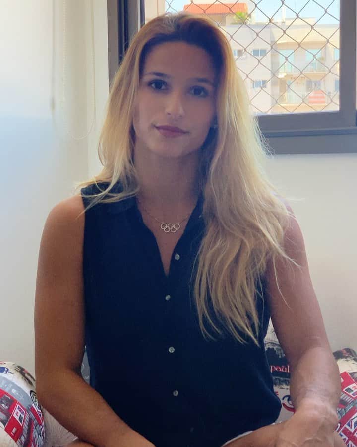 ジャジ・バルボサのインスタグラム：「Vamos falar sobre período menstrual? Advil Mulher me convidou para um papo aberto com vocês sobre esse momento tão dificil para nós mulheres.   Quem aí sofre com as dores do período menstrual? conta aqui pra mim! #nadamepara」