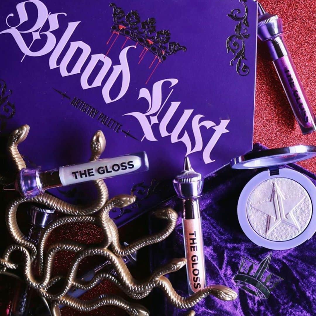 Jeffree Star Cosmeticsさんのインスタグラム写真 - (Jeffree Star CosmeticsInstagram)「Slay all your royal looks with the #BLOODLUST collection 💜🩸 Photo by: @literallylewis2.0 ❣️ #jeffreestarcosmetics」10月25日 5時59分 - jeffreestarcosmetics