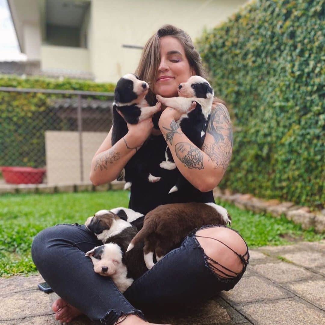Bruna Unzuetaのインスタグラム：「EU NÃO TENHO ESTRUTURAS! Preciso escolher o nome do meu: washington ou frederico?」