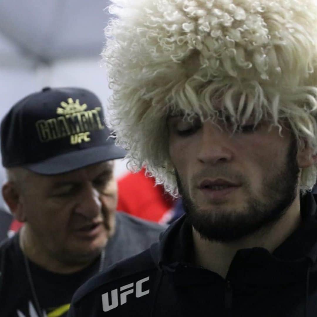 Black Jaguar-White Tiger さんのインスタグラム写真 - (Black Jaguar-White Tiger Instagram)「Biggest respect for @khabib_nurmagomedov  This guy has a lot of class and has been serving the whole world for years slices  of his traditional Humble Pie. May he soon find Peace regarding his Father’s departure from this world thanks to the chinese virus. He’s been a machine inside the Octagon throughout his career and I have nothing but respect and admiration for him... #UFC254 #UFC @khabib_nurmagomedov」10月25日 6時05分 - blackjaguarwhitetiger