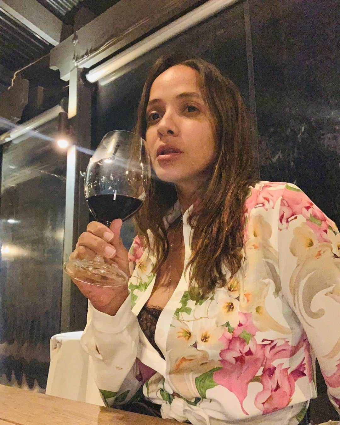 ダニア・ラミレスさんのインスタグラム写真 - (ダニア・ラミレスInstagram)「How it’s started... How it ended... #winetasting @mudbrick_nz @podericrisci and all the beauty in between! #newzealand」10月25日 6時14分 - daniajramirez