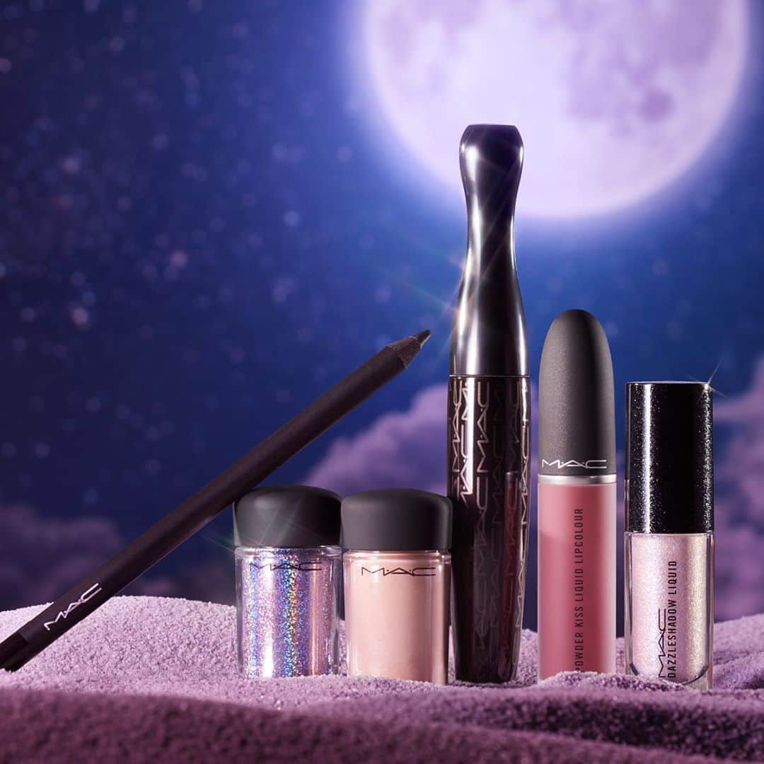 M·A·C Cosmetics Canadaさんのインスタグラム写真 - (M·A·C Cosmetics CanadaInstagram)「Don’t know what to be for Halloween? We’ve got the tools and expertise to instantly transform your look in the *blink* of a glittery eye. Use these #MACHalloween heroes to create the on-trend look of #GlitterTears, some spell-binding shimmer, or any other ethereal look. Plus, each product can double as a daily favourite once October 31st ends.  ✨ Glitter in 3D Lavender (holographic purple) ✨ Powder Kiss Liquid Lipcolour in A Little Tamed (rosy pink) ✨ Pigment in Naked (pearly beige) ✨ Eye Kohl in Feline (carbon black) ✨ In Extreme Dimension 3D Black Lash Mascara ✨ Dazzleshadow Liquid in Diamond Crumbles (holographic blue pink) For a limited time, get a free 36 Supermodel Lash and your choice of Glitter (including 3D Lavender shown here!) when you spend $80+ online only. What look would you create with these products? Show off your creativity in the comments below! 👇」10月25日 6時24分 - maccosmeticscanada