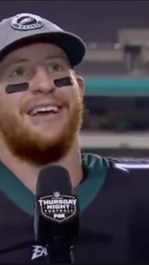 エリン・アンドリューズのインスタグラム：「@philadelphiaeagles comeback to get the win and take the lead in the NFC East • @nflonfox #NYGvsPHI #flyeaglesfly」