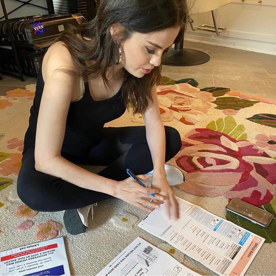 ASCAPさんのインスタグラム写真 - (ASCAPInstagram)「"Just finished filling out my ballot!" @selenagomez 👏    Today is #VoteEarlyDay - find out where you can vote early in your town with @headcountorg at the link in our bio. #ASCAPCitizen」10月25日 6時39分 - ascap