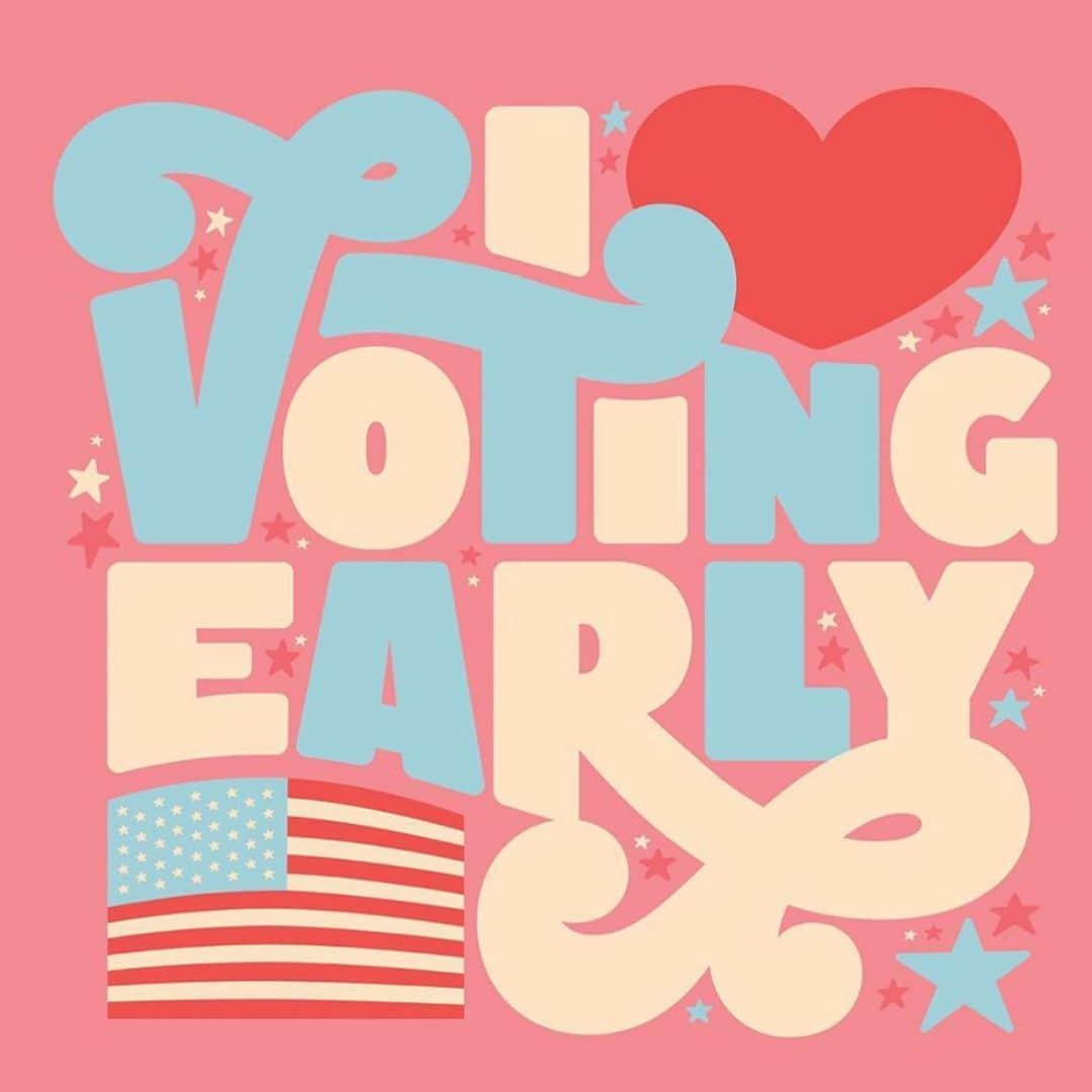 Grace Bonneyさんのインスタグラム写真 - (Grace BonneyInstagram)「Here in NY today is the first day we can officially vote *early* and lines were down the street. Please vote, help friends and family and communities members vote, and do everything you can to make your voice heard. I’ve loved seeing everyone’s pictures of voting today. Artwork by @jessicahische for @artofvotingearly ✅♥️ #vote #voteearly #vote2020」10月25日 6時39分 - designsponge