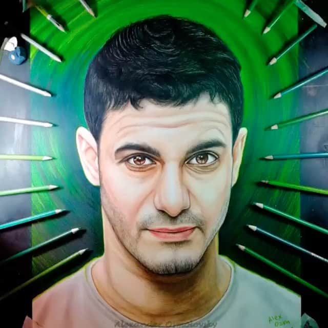 のインスタグラム：「A clip of the birth to completion of a drawing that a very talented artist named @osmolovsky_alexander  made for @swiss.miss.mo ‘s birthday. What great talent. Thanks for using my mug to show such talent!」