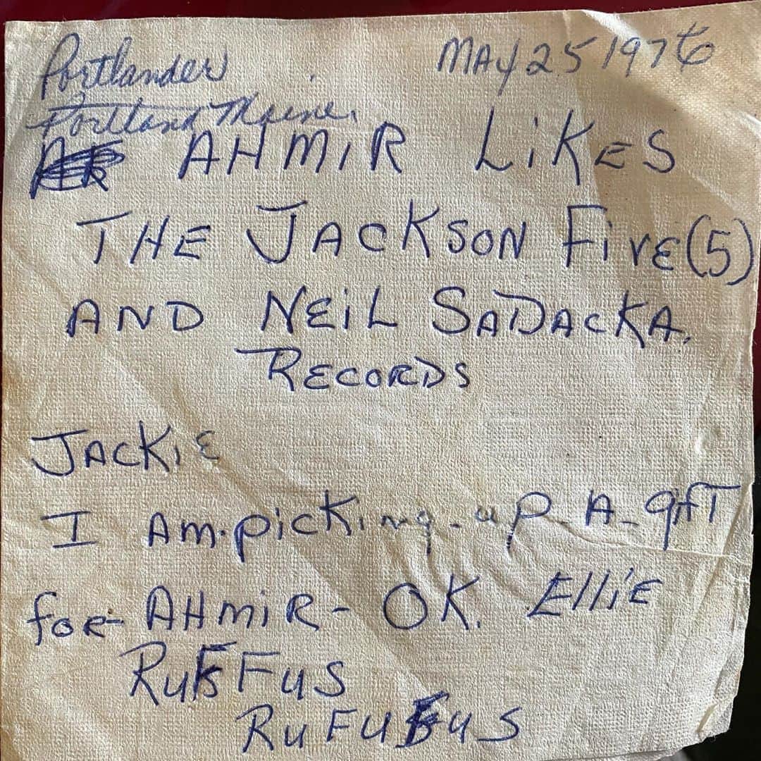 クエストラブさんのインスタグラム写真 - (クエストラブInstagram)「The start of my record collection starts with this note.  “Ahmir Do NOT talk to strangers when we are onstage!!!”  My era was pre babysitters (an 80s thing) in my day you went to work or you became part of the act. I’d sit in the nightclub as a 5 year old while my parents did their 2 sets.   Being the irresistible cat that I was, I talked an older woman named Ellie into buying me a stereo and a record collection. I truly didn’t think she was coming back the next day with my request. She asked me what did I like and I said “records” she asked “what type of records?” I just named songs of the day I liked: “Bad Blood” by Sedaka (hey, you adapted to what was on the radio—-but really? Sedaka’s MCA subsidiary label Rocket Records had the coolest looking logo when it rotated on the turntable so—-back then I liked cool labels FIRST, then the artist and song next). “Dance With Me” by Rufus was a jam. And being a Jackson Five fan was as common as oxygen.   I knew talking to strangers was a no no but my instincts paid off. She started writing it down. I was 5 so I didn’t think anything was coming of this.   Sure enough the next night: she brings in a turntable (those kind that you now see at Urban Outfitters) and 3 records. My parents were HEATED but she pleaded on my behalf “please don’t have him get in trouble on my behalf!! He’s so cute of course I wanted to start his record collection!!!”  Whatever she pleaded saved my behind that night cause black parents don’t play w talking to strangers (wasn’t so lucky a year later when I asked a stranger to play “Brick House” on the jukebox at the local corner store)  But on the off chance someone in Portland Maine knows of a kind woman who in 1976 randomly purchased a turntable & 3 records for this lil black kid w an afro the size of Texas named Ellie....  I’d like to know.  #WhereIsEllie?」10月25日 6時41分 - questlove