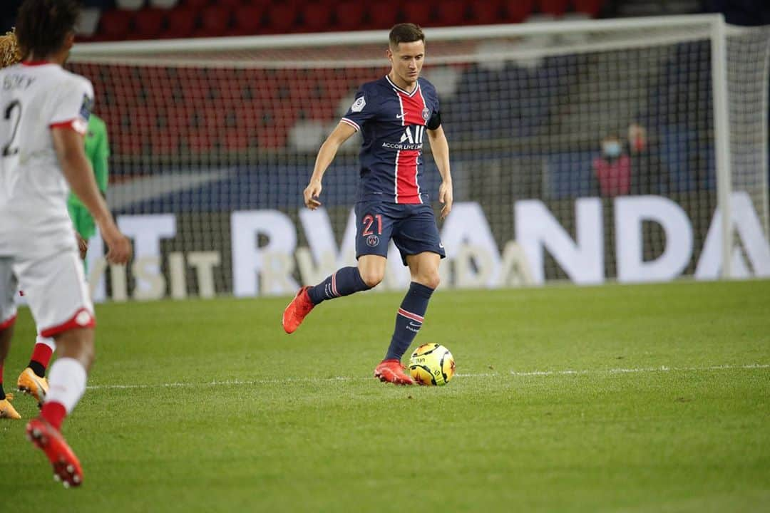 アンデル・エレーラさんのインスタグラム写真 - (アンデル・エレーラInstagram)「Victoire ✌️ #psgdijon」10月25日 6時57分 - anderherrera