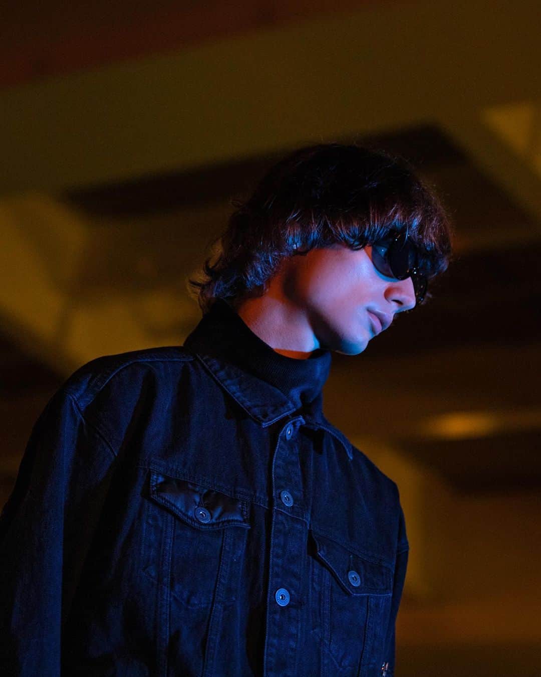 ヴァンキッシュのインスタグラム：「ㅤㅤㅤㅤㅤㅤㅤㅤㅤㅤㅤㅤㅤ ■ Docking loose Denim Jacket[VJJ043] Color:Indigo/Black Size:M/L JPY 16,000 (tax included)  ㅤㅤㅤㅤㅤㅤㅤㅤㅤㅤㅤㅤ Shop link bio！ ——————————————— ‪#VANQUISH #vanquishjp」