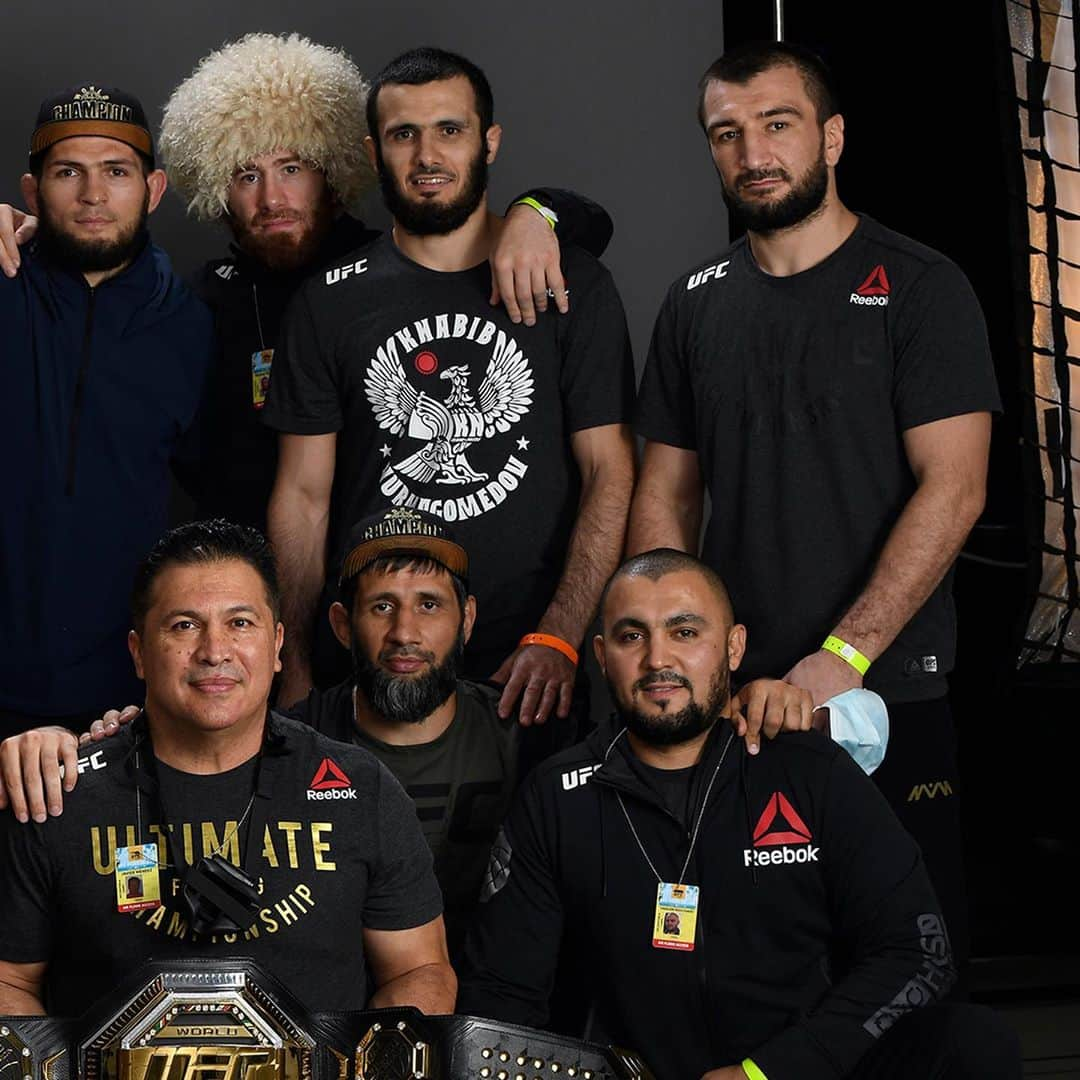 UFCさんのインスタグラム写真 - (UFCInstagram)「Family.  [ #InAbuDhabi @VisitAbuDhabi ]」10月25日 6時52分 - ufc