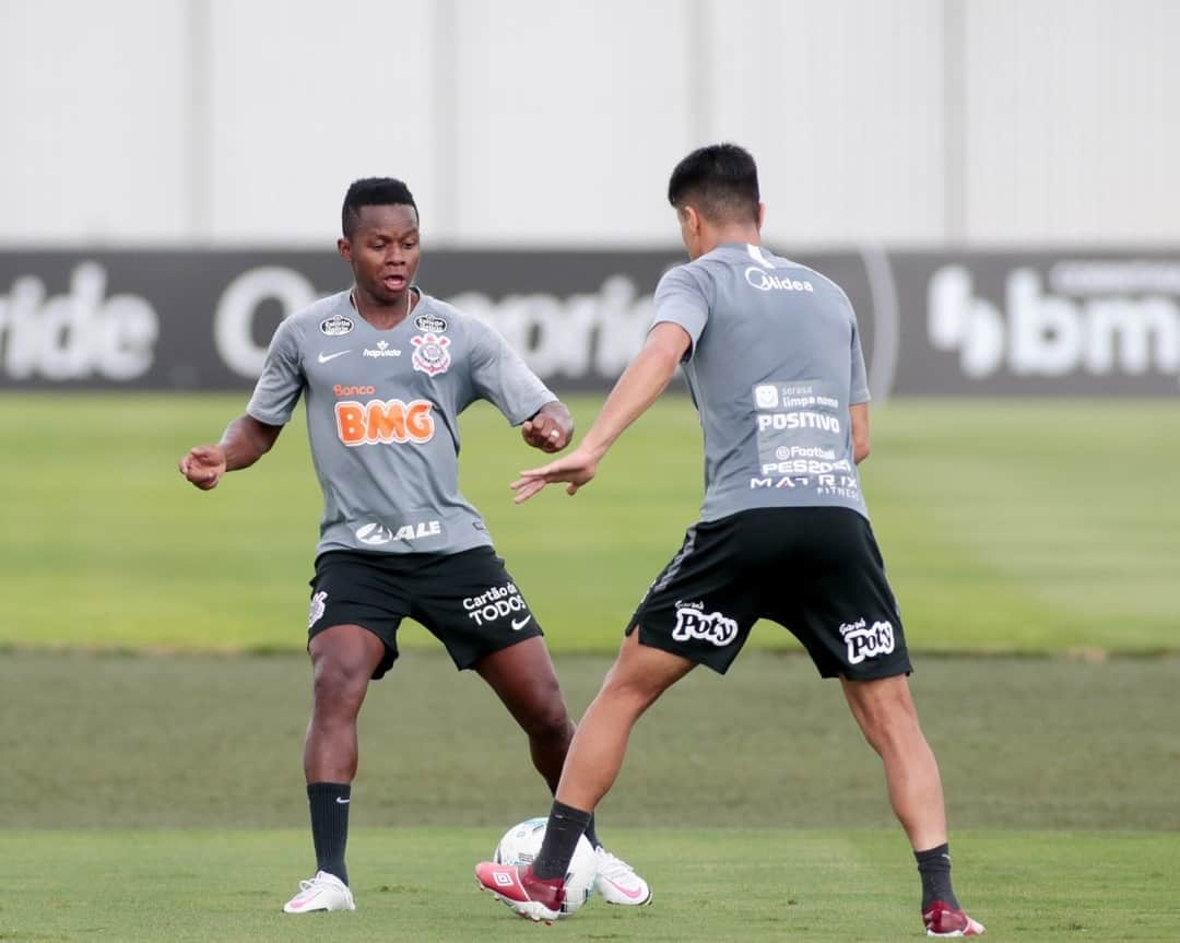 コリンチャンスさんのインスタグラム写真 - (コリンチャンスInstagram)「O elenco alvinegro treinou nesta tarde visando o confronto diante do América-MG, pelas oitavas de final da @CopadoBrasil. 💪🏽⠀ ⠀ 📸 Rodrigo Coca/Agência Corinthians ⠀ ⠀ #VaiCorinthians」10月25日 7時00分 - corinthians