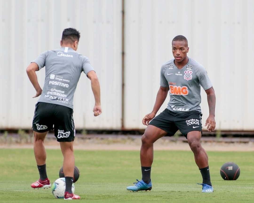 コリンチャンスさんのインスタグラム写真 - (コリンチャンスInstagram)「O elenco alvinegro treinou nesta tarde visando o confronto diante do América-MG, pelas oitavas de final da @CopadoBrasil. 💪🏽⠀ ⠀ 📸 Rodrigo Coca/Agência Corinthians ⠀ ⠀ #VaiCorinthians」10月25日 7時00分 - corinthians