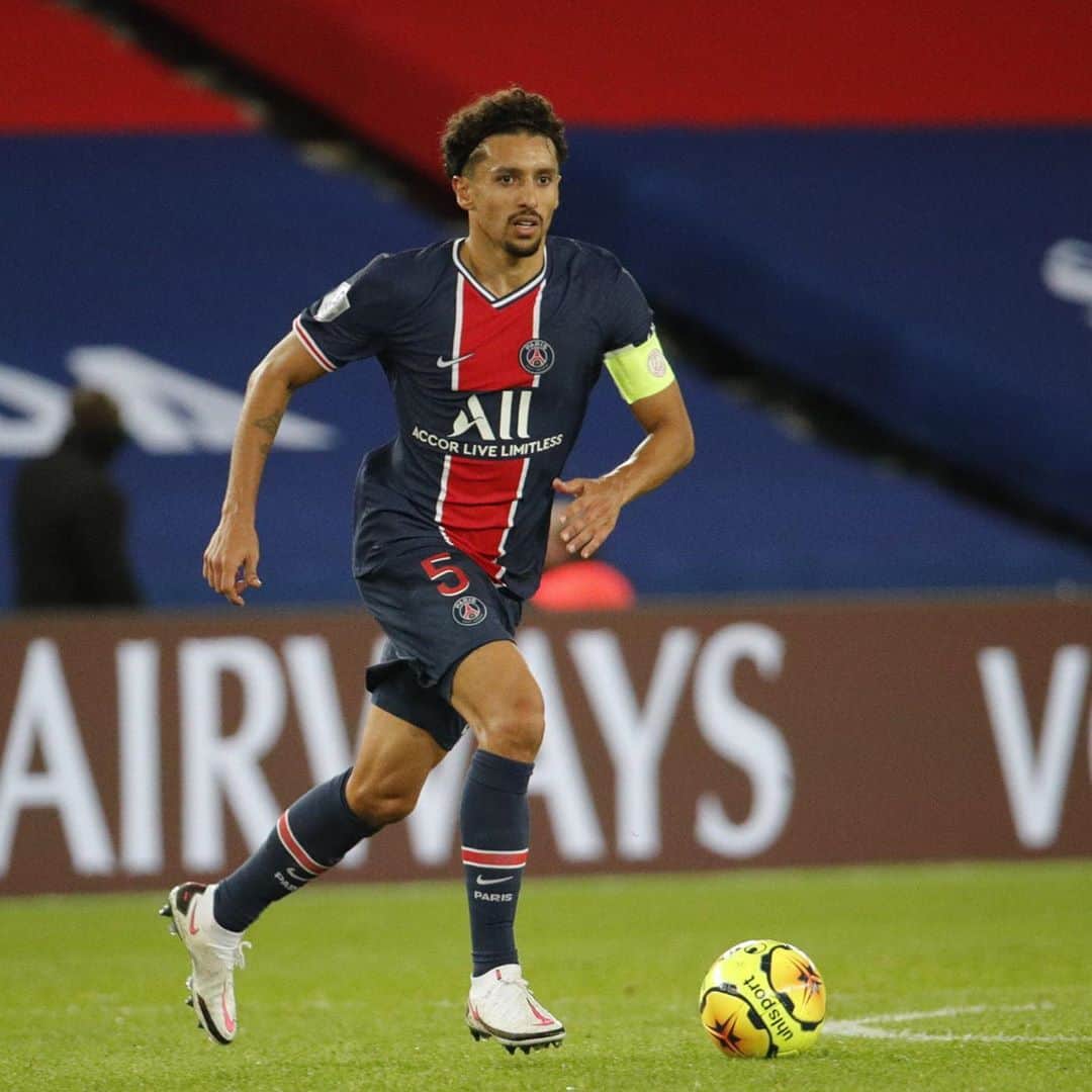 マルコス・アオアス・コレアのインスタグラム：「+3 points... Content d’être de retour 🙏🏽🔴🔵 #AllezPSG」