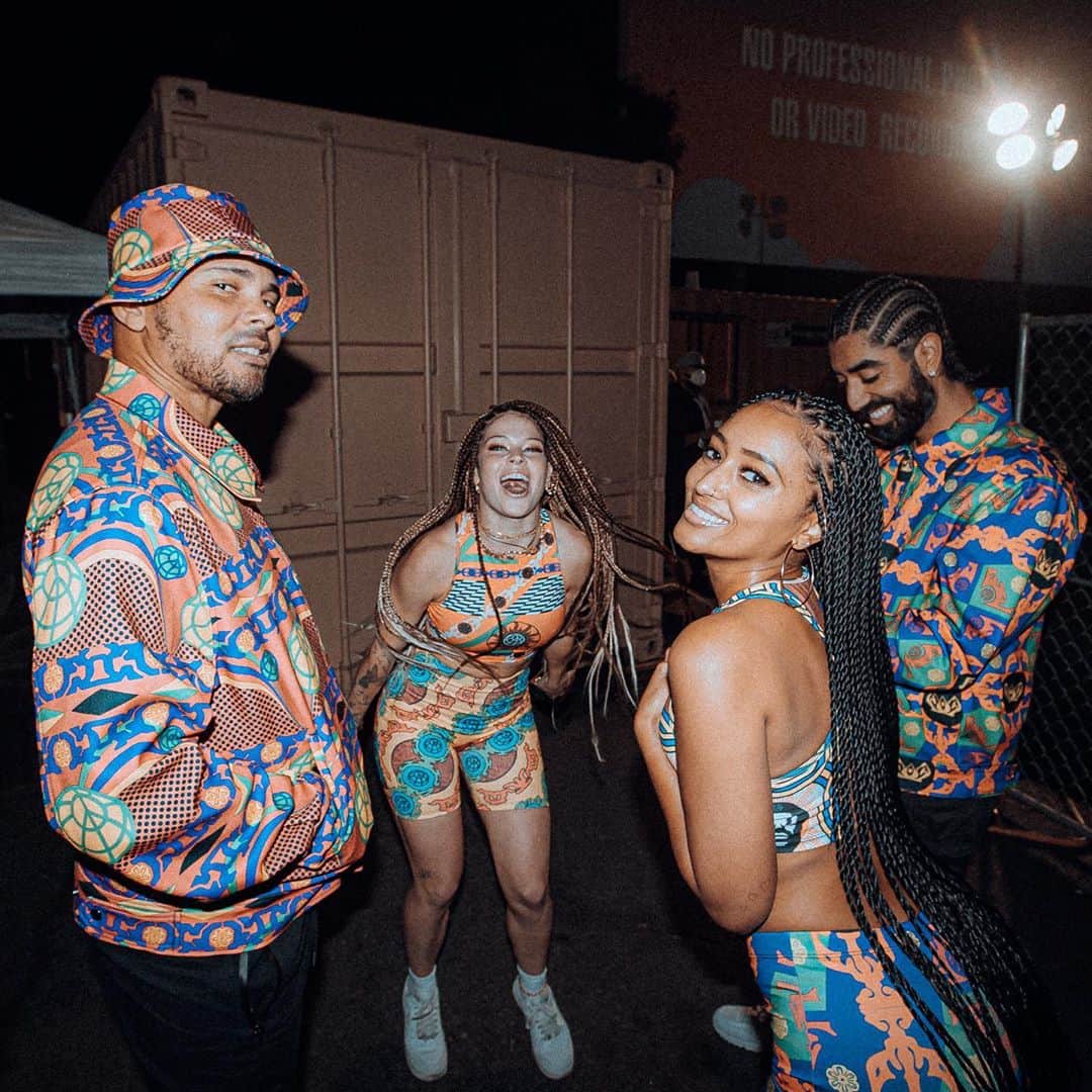 メジャー・レーザーのインスタグラム：「FAMILY TING ❤️」