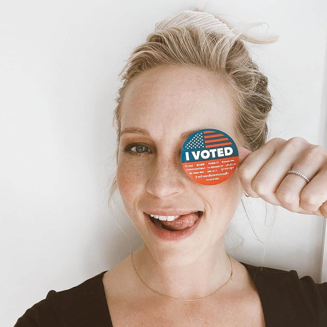 キャンディス・アッコラさんのインスタグラム写真 - (キャンディス・アッコラInstagram)「Happy #voteearlyday 🇺🇸 Sent my ballot in last week! Get your voting plans together! Use your voice! Happy voting x」10月25日 8時14分 - candiceking