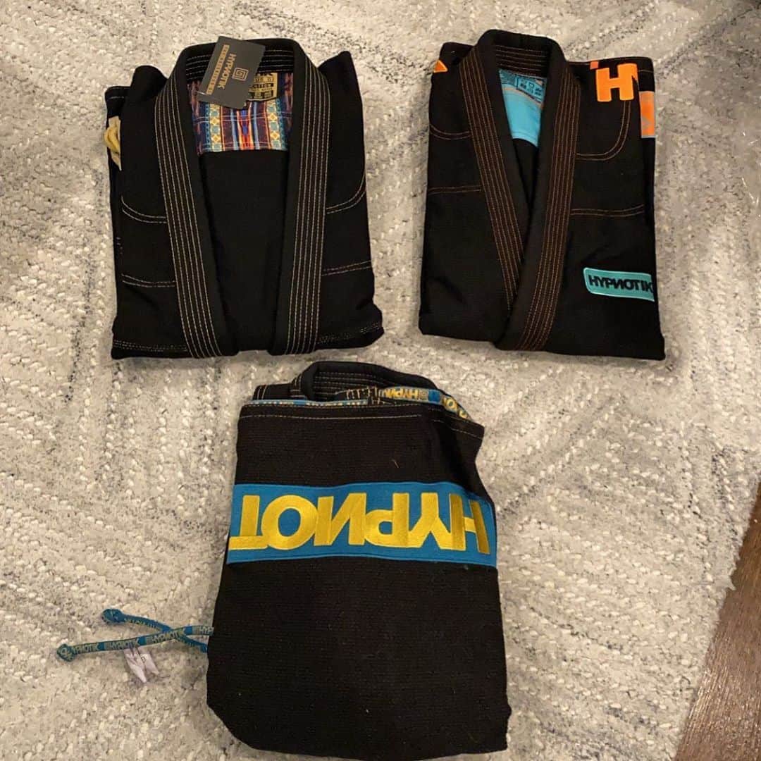 Nathalia Santoroのインスタグラム：「Giveaway!!! I’m giving 3 different people 3 A3 size GI’s .  To participate you must follow @ethancrelinsten and unfollow @nickyryanbjj. It’s that simple !!! DM me you doing something stupid and the best 3 ones are the winners ! THIS IS SERIOUS ! Christmas came on my face ... I mean came early!」