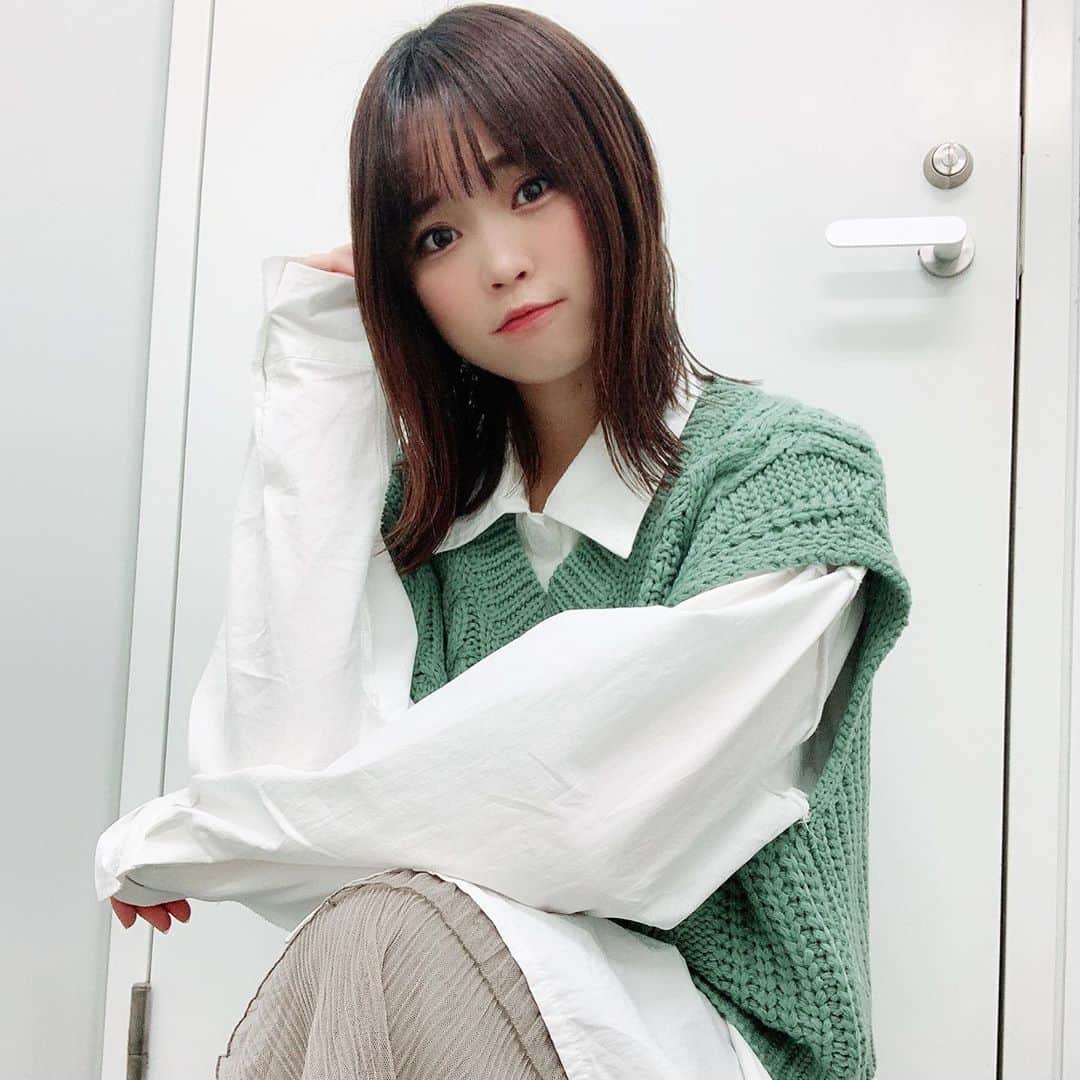 広沢麻衣のインスタグラム：「秋服ってたのしいね〜 全身 @amail_official  だよん  #follow #followｍe  #instagood  #code #love #秋服　#amail #fashion  #ベストコーデ  #japan_of_insta  #japanese  #photo #selfie」