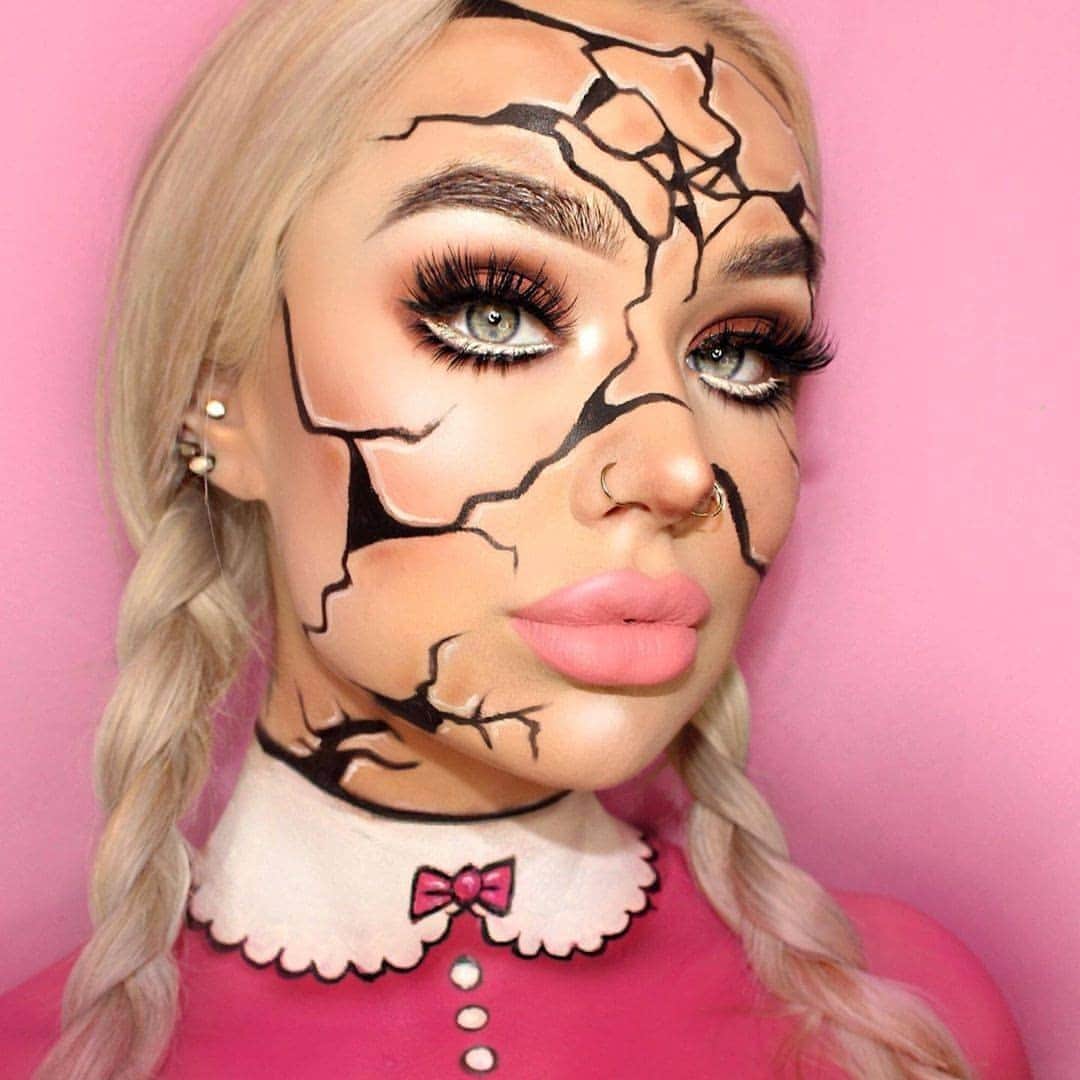 NYX Cosmeticsさんのインスタグラム写真 - (NYX CosmeticsInstagram)「Handle with care 💔 @typical_white_girl_sfx transforms herself into this shattered porcelain doll using  our SFX Creme Colours ✨ • #nyxcosmetics #nyxprofessionalmakeup #crueltyfreebeauty」10月25日 8時59分 - nyxcosmetics
