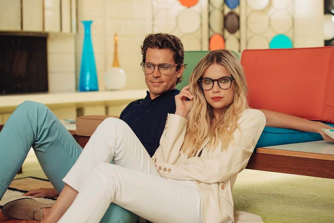 マット・ボマーのインスタグラム：「If you’re like me, you’ve been spending A LOT more time in front of screens lately.  Anyone else dread the weekly screen time report? 😱 You can look after your eyes (and save yourself a headache) by using blue light blocking glasses.  This weekend, @priverevaux is taking 20% off the price of all the blue light blocking frames in the BomerxBenzo collection that @ashleybenson and I designed.  The frames are pretty fairly priced already, so this is a great opportunity to practice a little self care without any of the guilt. Head to priverevaux.com and use the code BLOCKERS20, or click the link in my bio to take you to the sale.」
