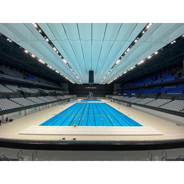 池江璃花子さんのインスタグラム写真 - (池江璃花子Instagram)「* 10月24日東京アクアティクスセンター(オリンピックプール)での完成披露式典に参加させていただきました。 会場の広さ、雰囲気、そして泳ぎやすさが素晴らしかったです😳 来年、ここでオリンピックが開催され、最高の盛り上がりができることを願います🥺💫 #東京アクアティクスセンター #tokyo2020+1 #競泳 #競泳パラ #飛び込み #AS * iPhone11Proの広角レンズ凄すぎることを改めて実感笑 マネージャーさんが天才的な飛び込みの写真撮ってくれた👏」10月25日 9時18分 - ikee.rikako