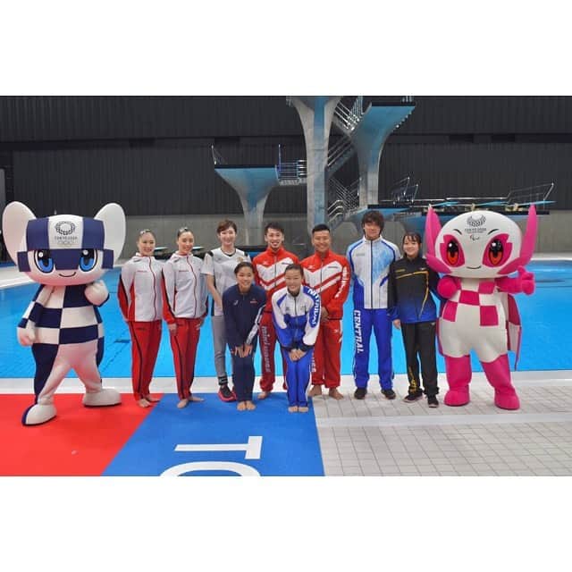 のインスタグラム：「* 10月24日東京アクアティクスセンター(オリンピックプール)での完成披露式典に参加させていただきました。 会場の広さ、雰囲気、そして泳ぎやすさが素晴らしかったです😳 来年、ここでオリンピックが開催され、最高の盛り上がりができることを願います🥺💫 #東京アクアティクスセンター #tokyo2020+1 #競泳 #競泳パラ #飛び込み #AS * iPhone11Proの広角レンズ凄すぎることを改めて実感笑 マネージャーさんが天才的な飛び込みの写真撮ってくれた👏」