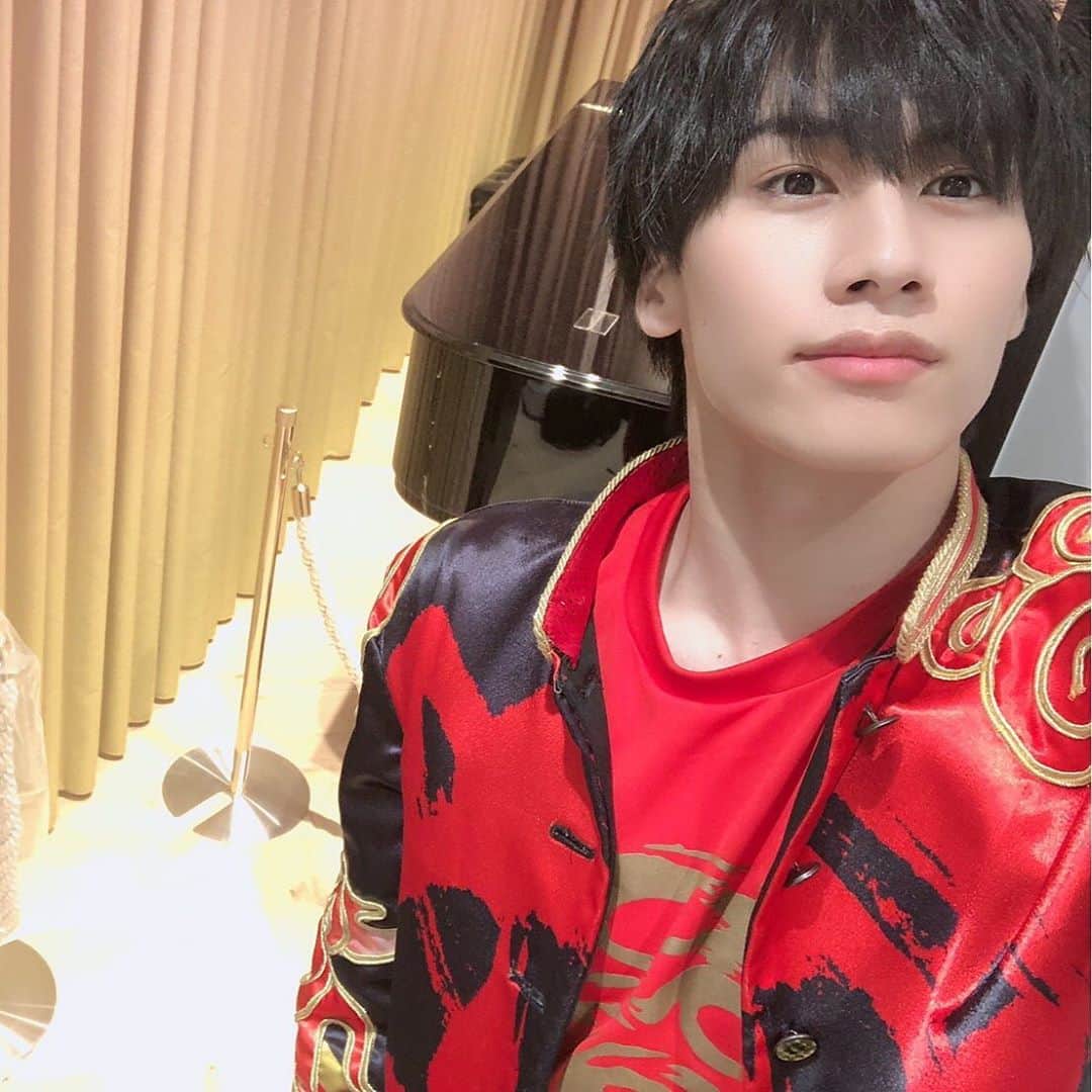 祭nine.のインスタグラム：「リーダーです☺️ おはようございます！ 今日はハロウィンライブとリリースイベント♪どちらも楽しんでいこう😊早めのハロウィンだー！リリイベのライブはGYAO!さんで無料で見れます！！ #祭nine#轟け獅子太鼓 #メラメラソウルでドドんがどん #財布わすれた #と思って落ち込んでたら#普通にリュックの奥にあった#探すの下手」