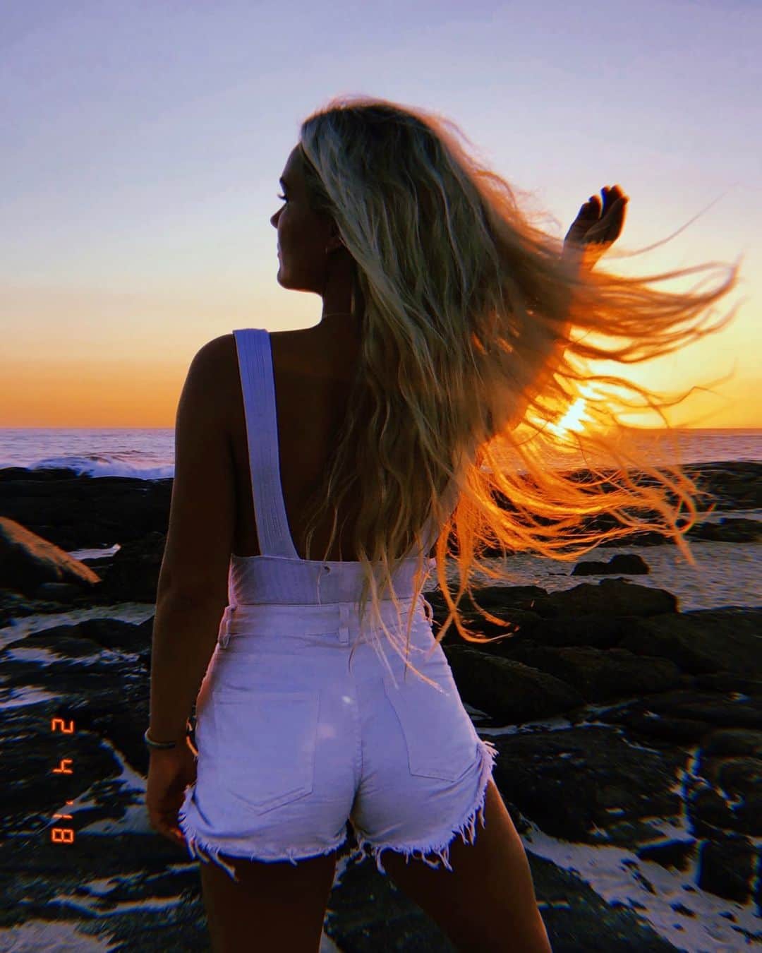 フェリシティー・パルマティアーのインスタグラム：「🌅」