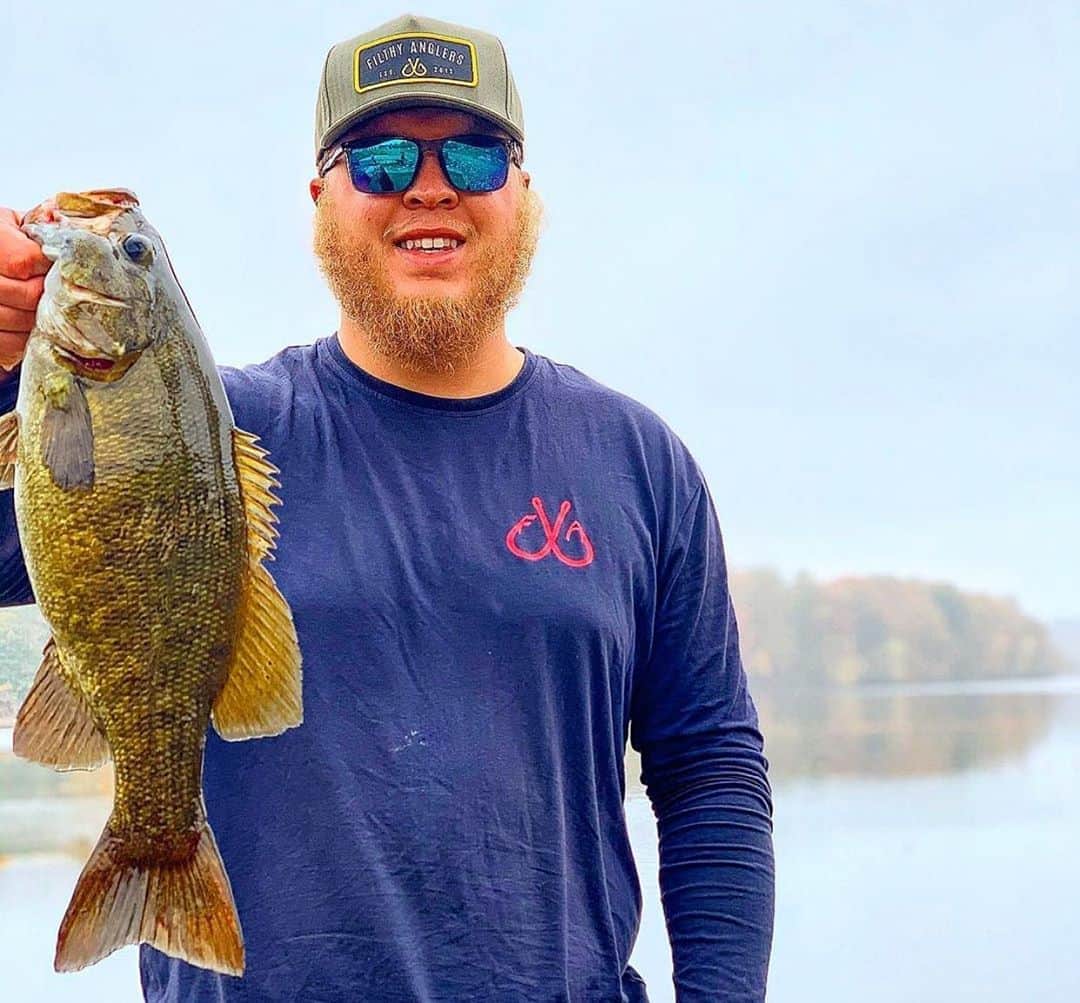 Filthy Anglers™さんのインスタグラム写真 - (Filthy Anglers™Instagram)「Smallie Saturday. Alec from Massachusetts is showing off a new PB smallie that he just landed. This beauty came in at 4.24lbs and probably fought like a truck. The fish are starting to get pretty fat here up in New England as the ice isn’t to far away 😔- Congrats on the catch and new PB smallie, you are Certified Filthy www.filthyanglers.com #fishing #nature #outdoors #smallmouth #bigbass #fish #fall #massachusetts #newengland #nature #filthyanglers #getfilthy #bass #filthyanglers #bronzeback #monsterbass #anglerapproved #catchandrelease」10月25日 9時44分 - filthyanglers